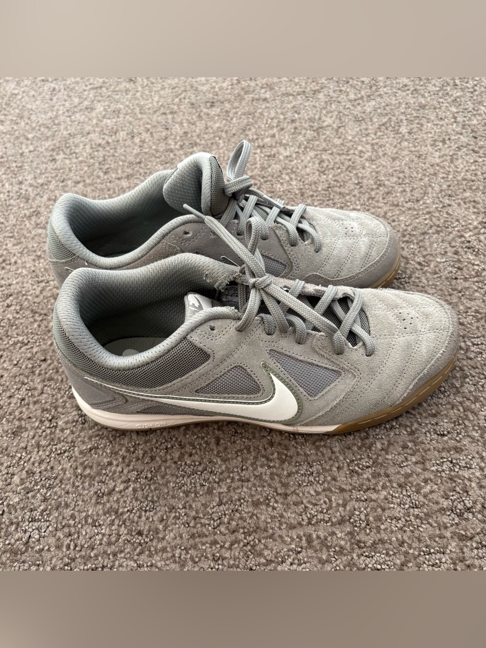 NIKE Grey Sneakers